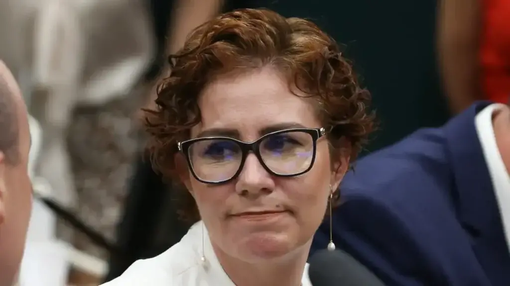 PGR pedirá prisão preventiva de Carla Zambelli