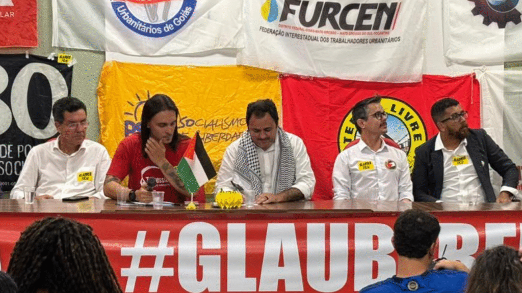 Glauber Braga chega a Goiânia para defender seu mandato que pode ser cassado