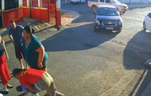 Um bebê de apenas quatro meses foi salvo por militares do Corpo de Bombeiros na tarde desta sexta-feira (13), em Luziânia (GO