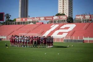 Vila Nova perde posição na tabela da Série B com vitória do Cuiabá
