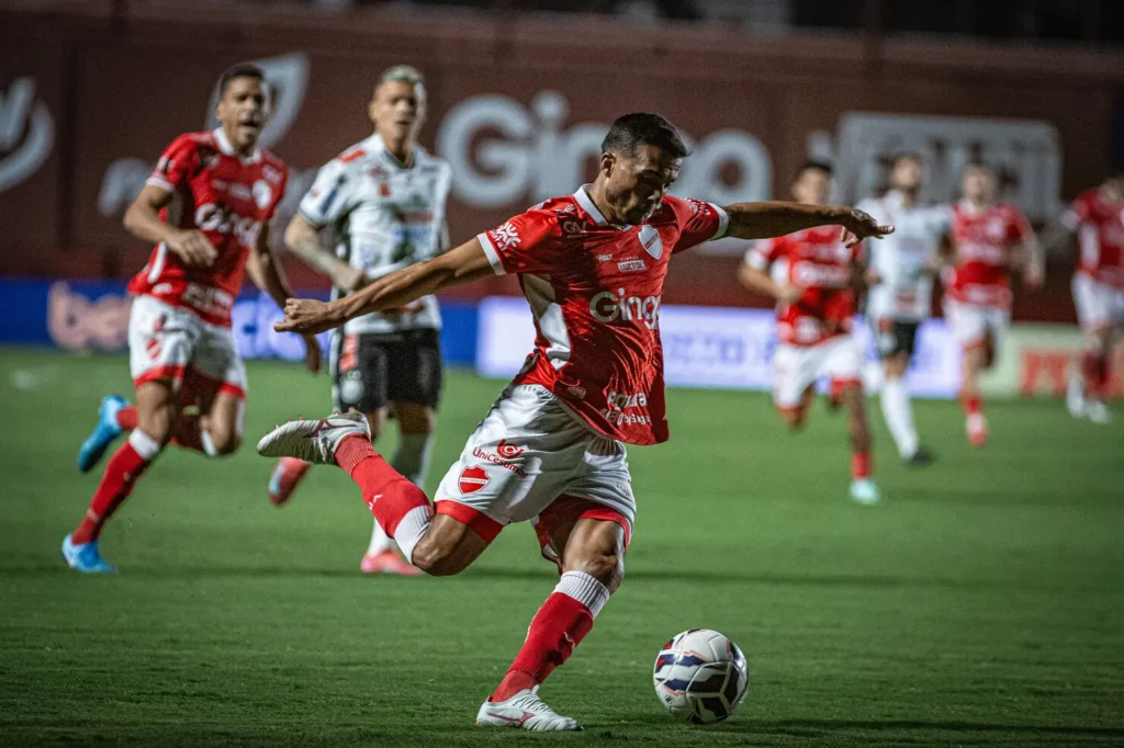 O Viila Nova finalizou em dez ocasiões durante 90 minutos de bola rolando (Foto: Roberto Corrêa | VNFC)