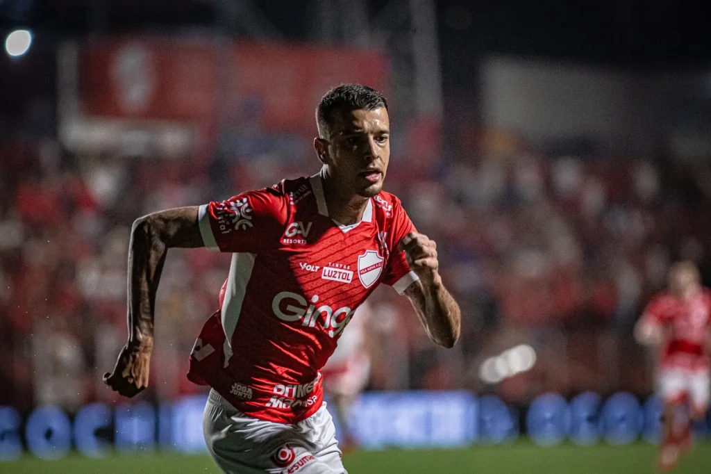 Bruno Xavier, atacante do Vila Nova (Foto: Roberto Corrêa | VNFC)