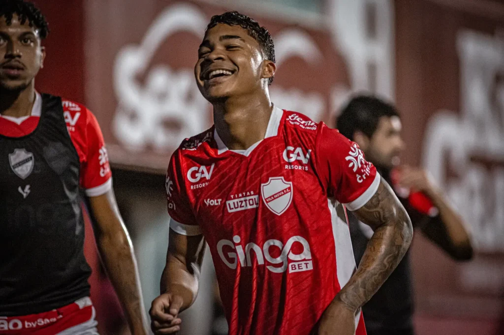 Gustavo Pajé, atacante do Vila Nova (Foto: Roberto Corrêa | VNFC)