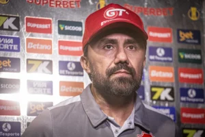 Luizinho Lopes, técnico do Vila Nova (Foto: Roberto Corrêa | VNFC)