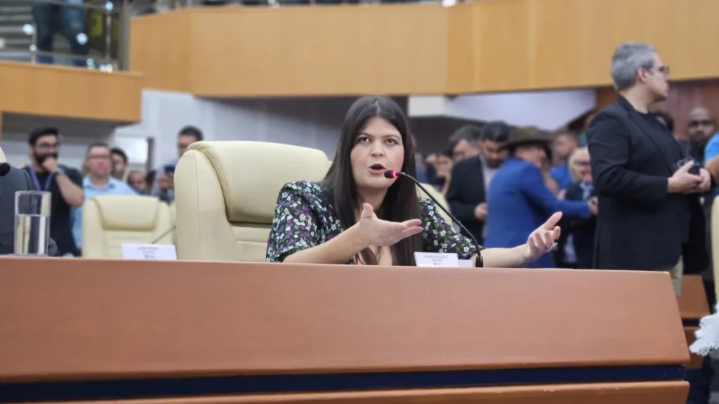Aava Santiago confirma pré-candidatura a deputada federal em 2026