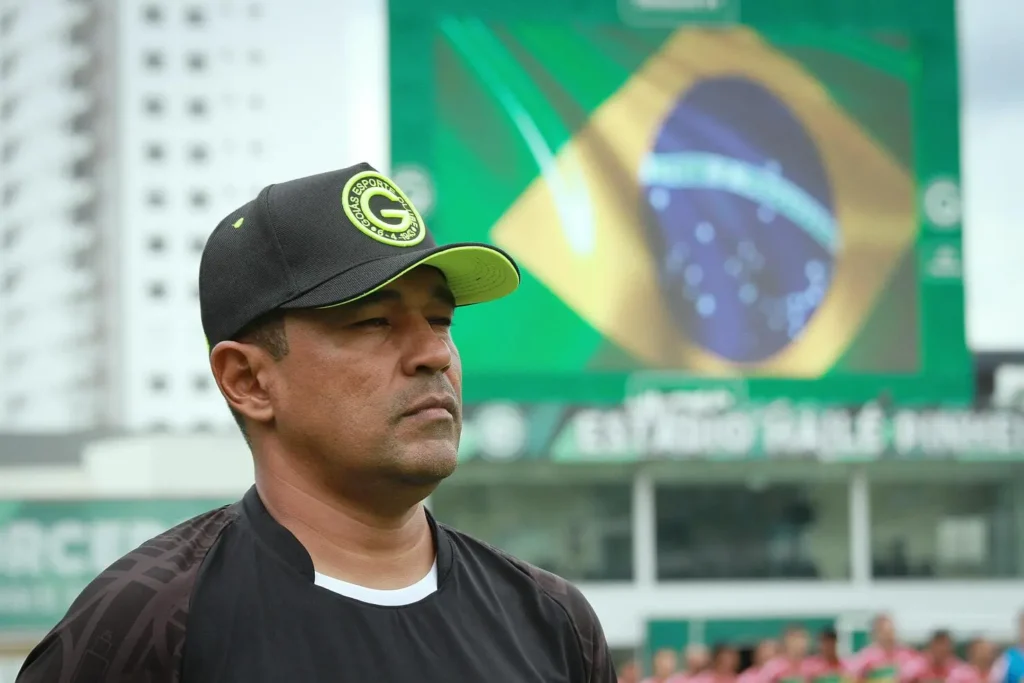 Novo tecnico do trindade para a divisao de acesso