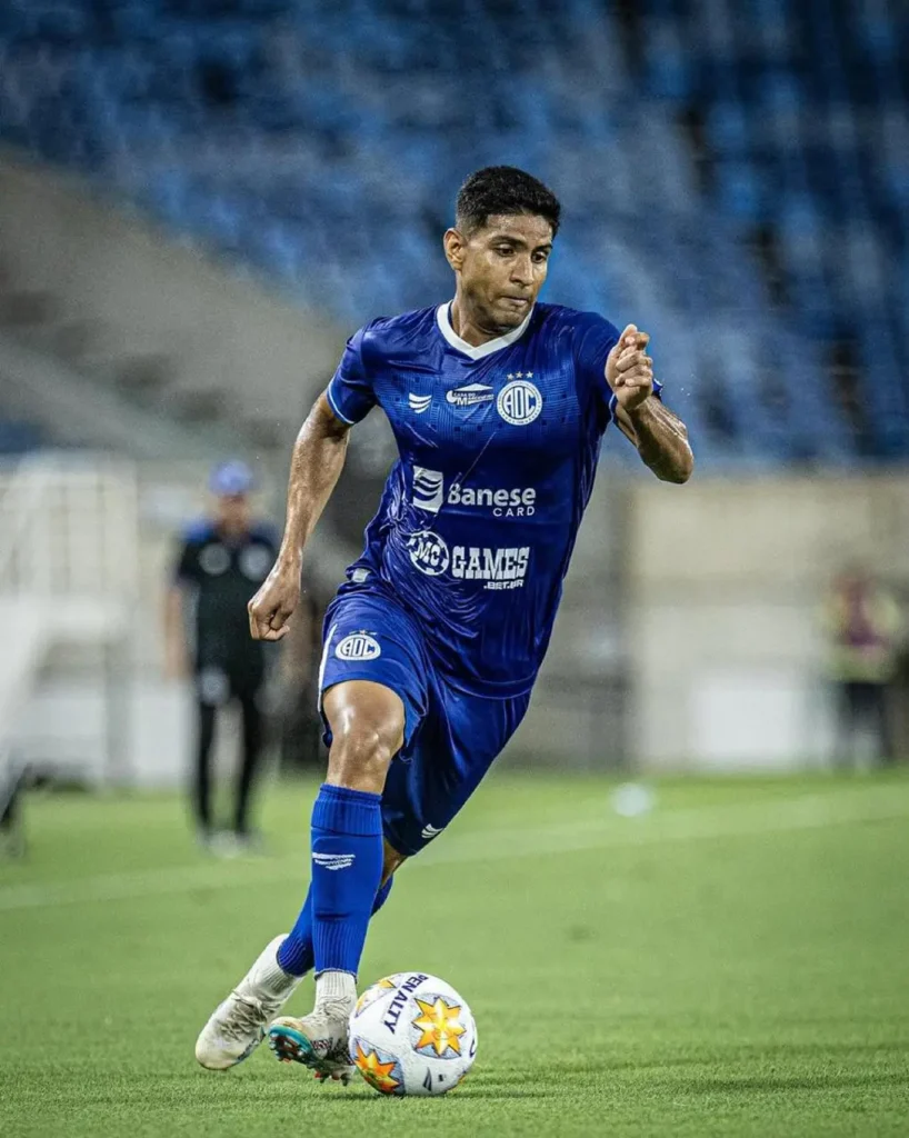 Valdir junior novo contratado do Atletico GO