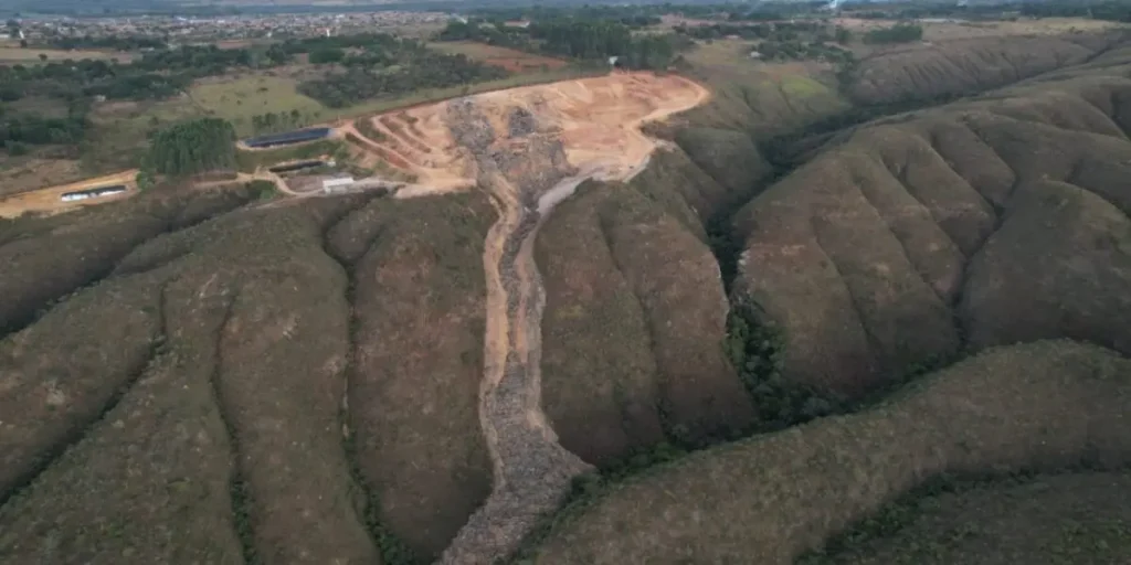 Semad aplica multa de R$ 37,5 milhões à empresa responsável pelo lixão de Padre Bernardo