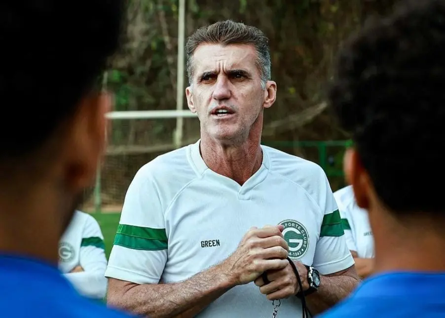 Vagner Mancini fala sobre empate contra o Criciúma e afirma: 'Não dá pra tomar um gol de lateral'