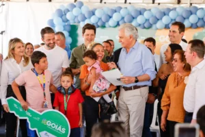 Caiado entrega 100 casas a custo zero em Quirinópolis e reforça política habitacional do Estado