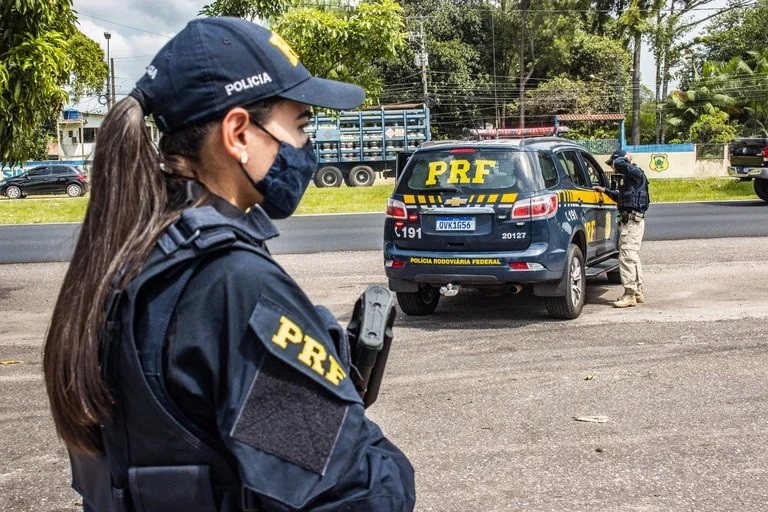 concurso prf agente administrativo tem porte de arma