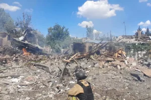 Ataques em Kharkiv deixam feridos enquanto UE cobra cessar-fogo à China Ataques em Kharkiv deixam feridos enquanto UE cobra cessar-fogo à China