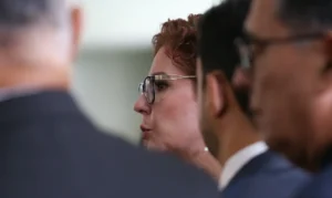 STF condena Carla Zambelli a cinco anos de prisão por porte ilegal e constrangimento com arma