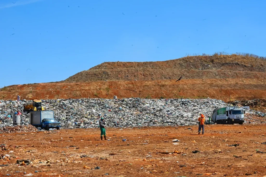 As condições do lixão de Goiânia foram discutidas recentemente pela Secretaria Estadual de Meio Ambiente e Desenvolvimento Sustentável Foto: Alex Malheiros