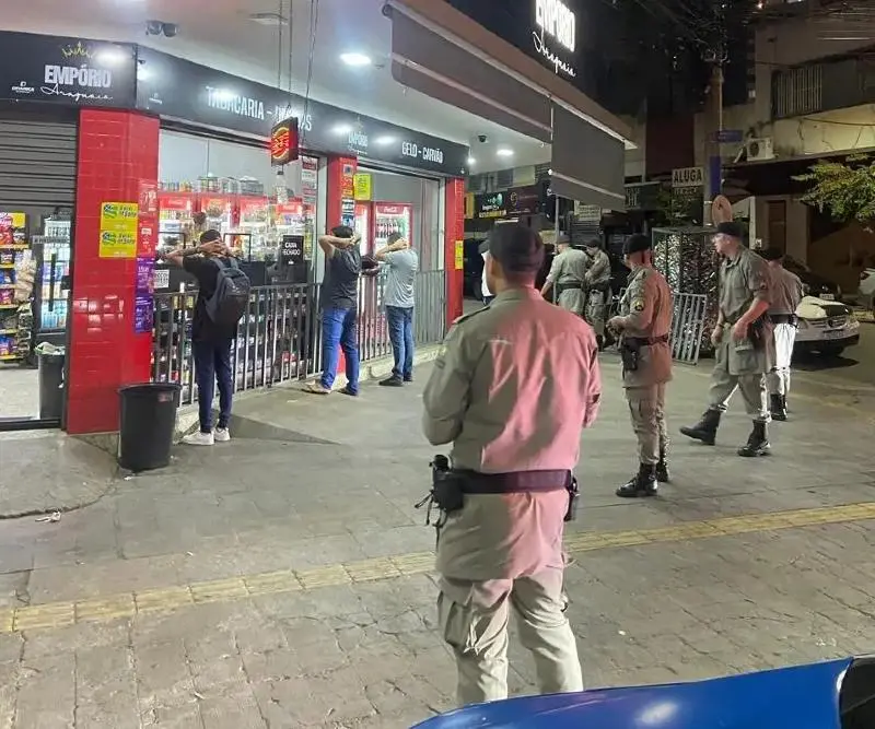 PM fiscaliza distribuidoras para garantir "portas fechadas" à meia-noite