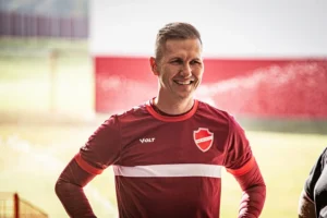 Paulo Turra, técnico do Vila Nova (Foto: Roberto Corrêa | VNFC)