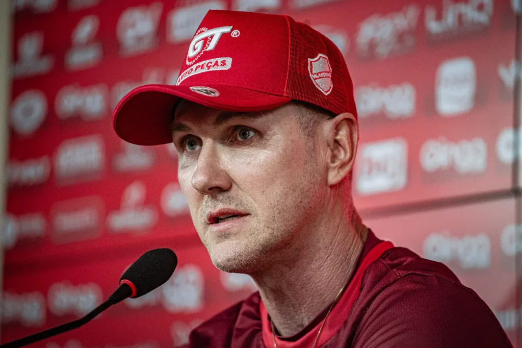 Paulo Turra, novo técnico do Vila Nova (Foto: Roberto Corrêa / VNFC)