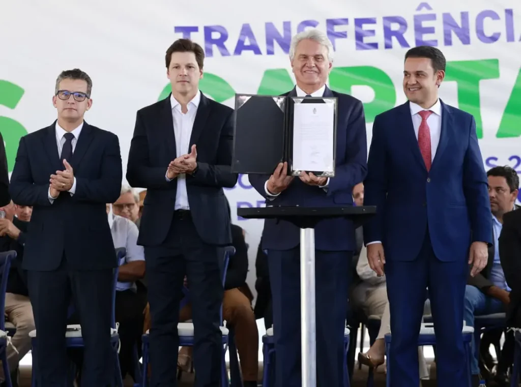 Daniel ficará como os personagens do dramaturgo William Shakespeare, tendo de torcer para alto desempenho de Caiado Foto:André Costa