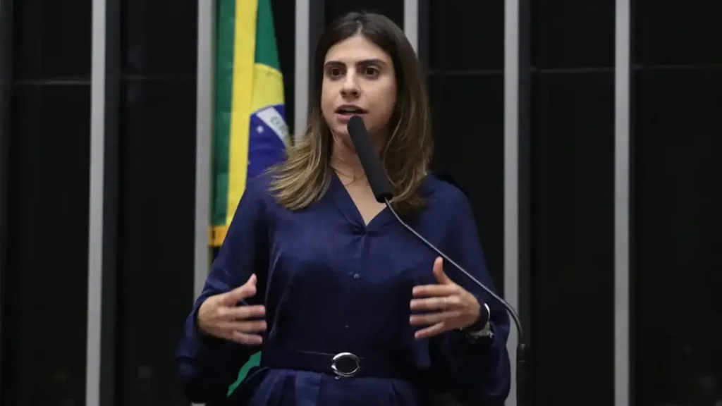 Deputada do PT fica fora de lista inicial de denunciados por suposta agressão a Nikolas Ferreira