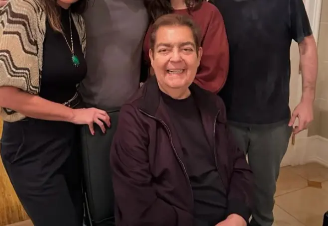 Faustão volta a ser internado no Albert Einstein