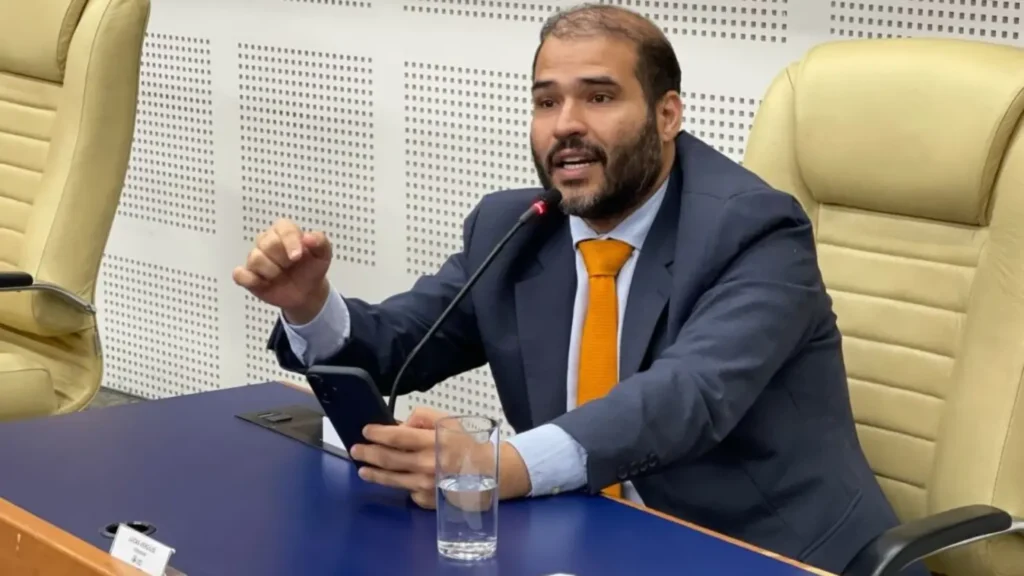 Vereador apresenta projeto que revoga crédito adicional de R$ 10 milhões à Seinfra