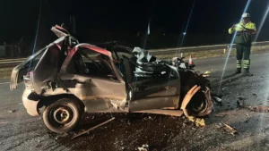 Colisão traseira entre carro e caminhão deixa vítima fatal em Anápolis