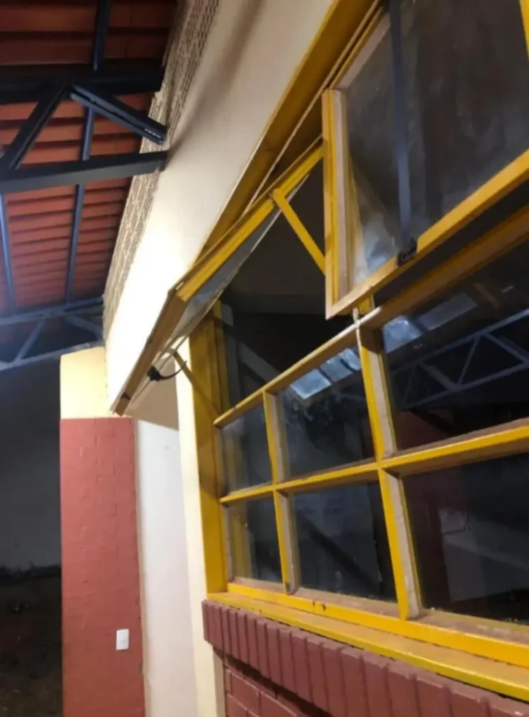 Dois adolescentes são apreendidos suspeitos de furto em escola de Aparecida de Goiânia