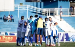 A bola rola a partir das 16h, horário de Brasília, no Divino Garcia Rosa (Foto: Eduardo Soares | GEC)