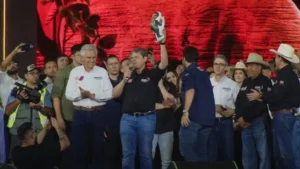 Em Barretos, Tarcísio defende Bolsonaro: "Está passando uma grande injustiça"