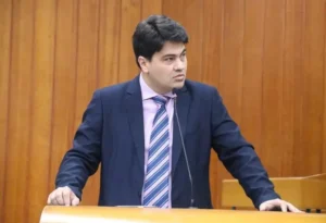 Em meio a desgaste, Mabel retira Igor Franco da liderança de governo na Câmara