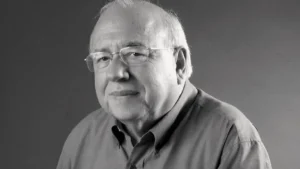 Luis Fernando Verissimo é sepultado em Porto Alegre