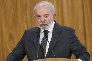 Lula e Putin conversam por telefone sobre Cúpula Rússia-EUA