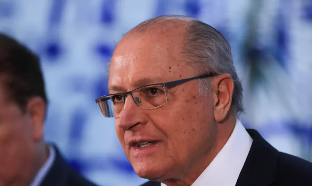 Alckmin diz que tarifaço de Trump afeta 3,3% das exportações brasileiras