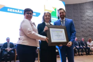 A ministra citou Cora Coralina e Guimarães Rosa para reforçar a importância do vínculo com Goiás Foto: Carlos Costa