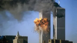 A nuvem tóxica formada pelo desabamento das torres expôs milhares de pessoas a uma mistura de cimento, asbestos, fumaça, metais pesados e combustíveis queimados Foto: Reprodução/ Youtube