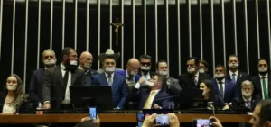 170591camara pede suspensao de deputados por motim que paralisou plenario 3