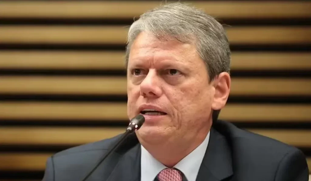Ao mirar reeleição em SP, Tarcísio pretende evitar desgaste até 2026