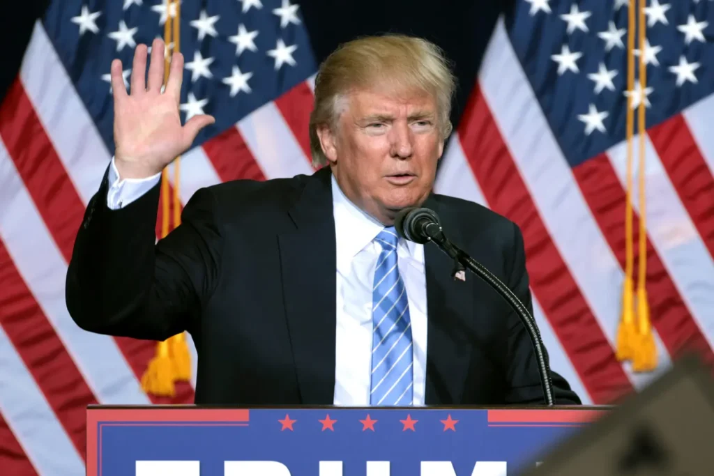 Trump confirma ataque a três barcos no Caribe