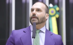 A casa caiu para Eduardo Bolsonaro?
