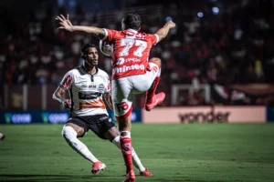 O Vila Nova cai para a 10ª colocação, com 35 pontos conquistados (Foto: Roberto Corrêa | VNFC)