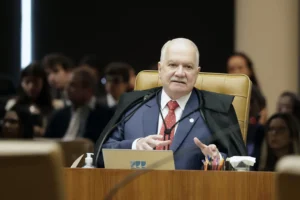 Fachin assume presidência do STF com julgamentos importantes no horizonte