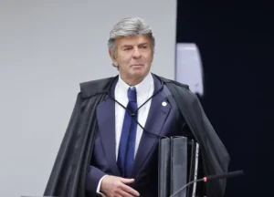 6 abre Rosinei Coutinho STF