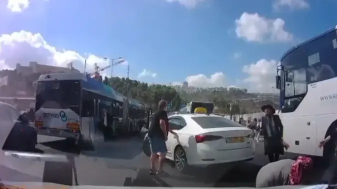 Atentado a tiros em Jerusalém deixa 6 mortos