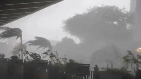 Supertufão atinge Ásia e provoca mortes e destruição