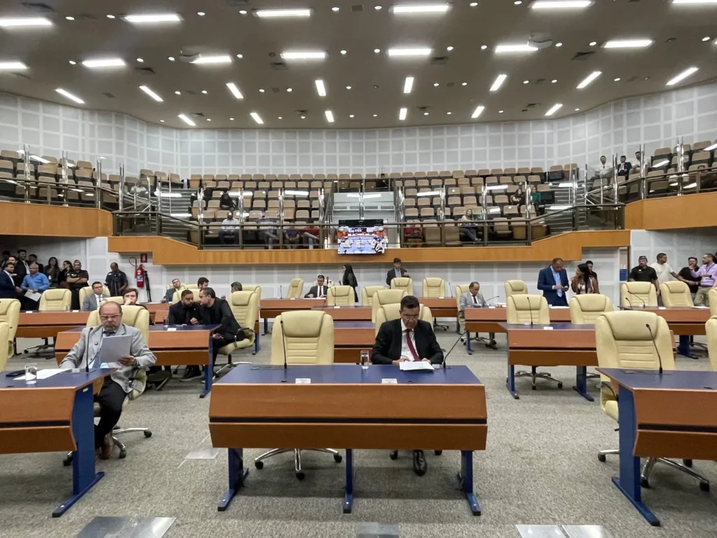 Projeto que revoga Taxa do Lixo segue parado na Comissão de Finanças da Câmara