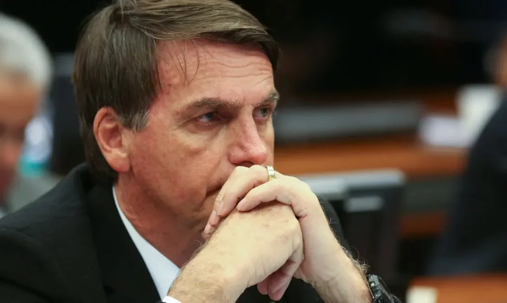 Centrão pressiona Bolsonaro a apoiar Tarcísio antes de ir para prisão