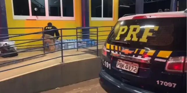 PRF apreende carga ilegal com mais de 500 eletrônicos na BR-153, em Itumbiara