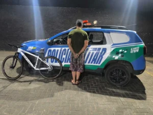 Homem monitorado por tornozeleira é preso após furtar bicicleta