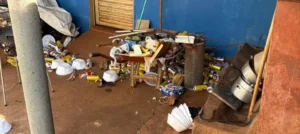 Mulher é presa suspeita de maus-tratos contra mãe idosa em Nilópolis (GO)