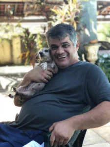 Flávio Brandão Barros, técnico em Tecnologia da Informação (TI), teria recebido aproximadamente 20 picadas Foto: Reprodução/Redes Sociais